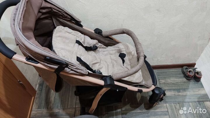 Детская прогулочная коляска