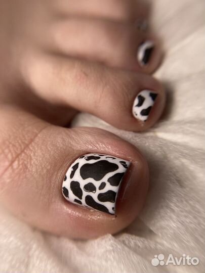 Маникюр педикюр