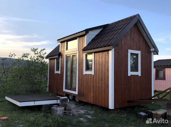 Бытовка дачная с верандой
