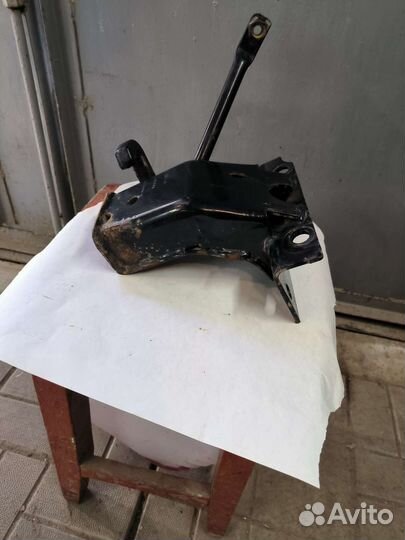 Буксировочный крюк jeep grand Cherokee wk2