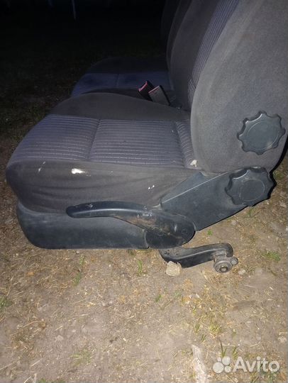 Передние сиденья