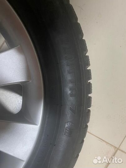 Оригинальные диски BMW (R) 18 с зимней резиной