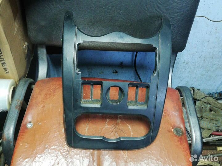 Накладка центральная Лада Ларгус