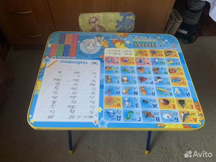 Детский стол со стулом