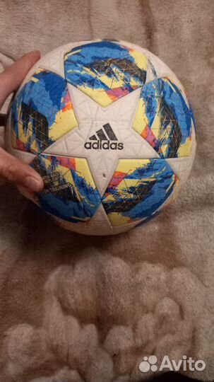Футбольный мяч Adidas