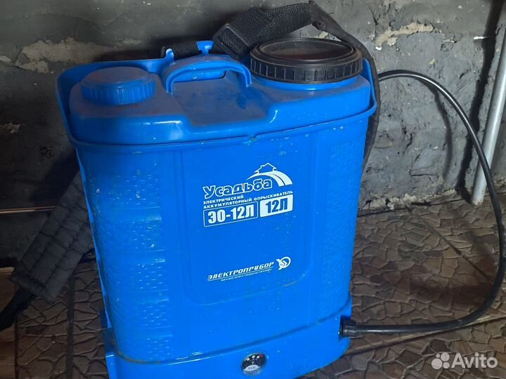 Садовый аккумуляторный опрыскиватель