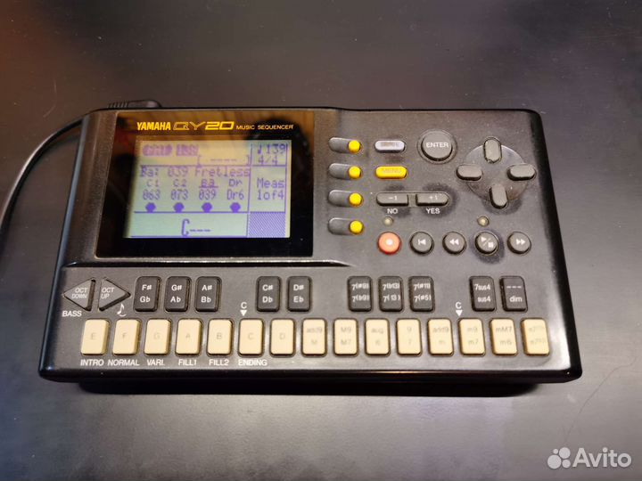 Секвенсер Yamaha QY 20