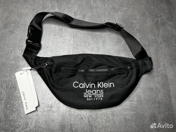 Бананка Calvin Klein