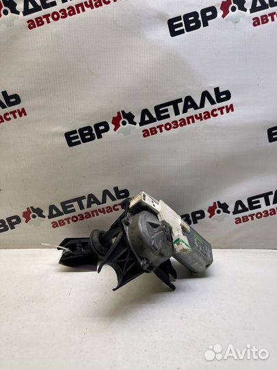 Мотор стеклоотчестителя задний Renault Duster