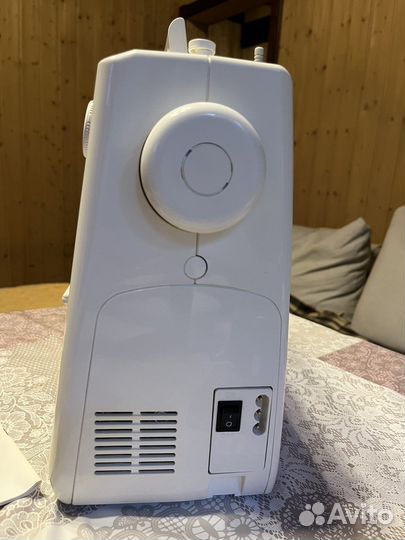 Швейная машина elna 1001