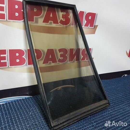 Форточка двери задняя правая Mitsubishi Pajero