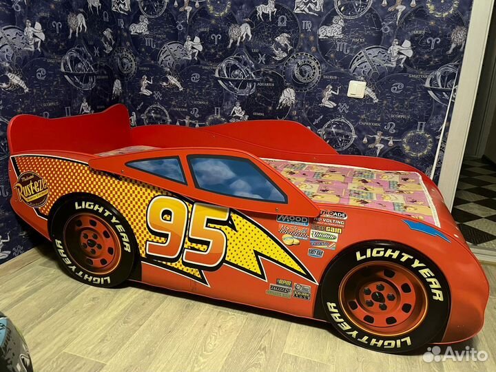 Детская кровать машина с матрасом