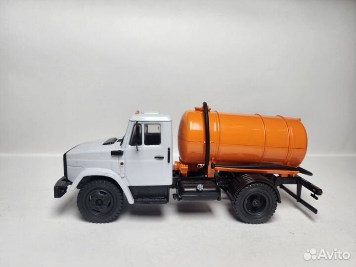 ЗИЛ -4331 ко-520 Автоистория 1:43