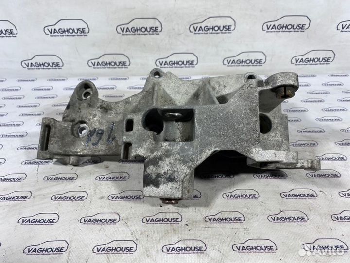 Кронштейн генератора Volkswagen Passat B5 3B2 1.9