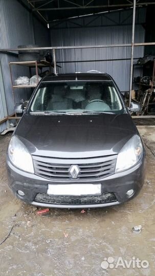 Рено Сандеро в разбор