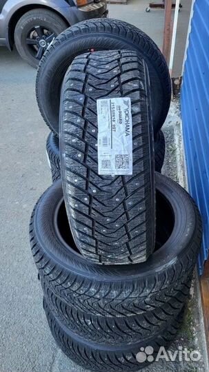 Yokohama IceGuard Stud IG65 215/55 R18 99T