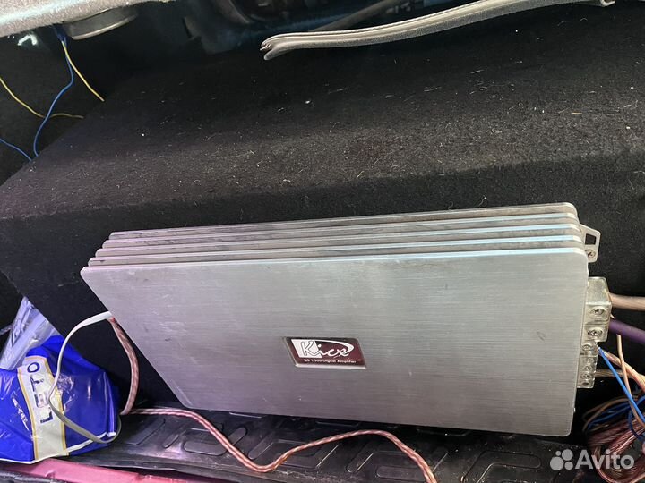 Продам саб с усилителем