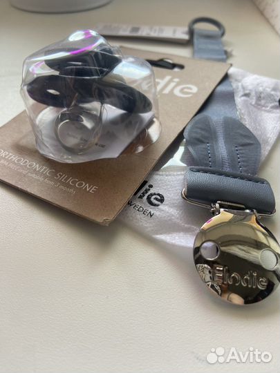 Пустышка и клипса Elodie tender blue