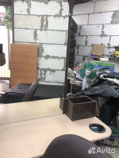 Парикмахерское зеркало с креслом