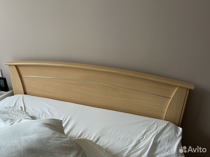 Кровать двуспальная 140х200