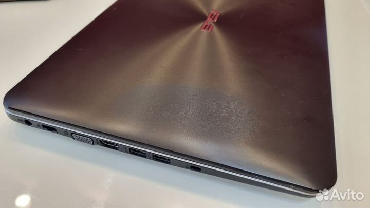 Ноутбук asus x555l