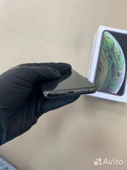 iPhone Xs, 64 ГБ