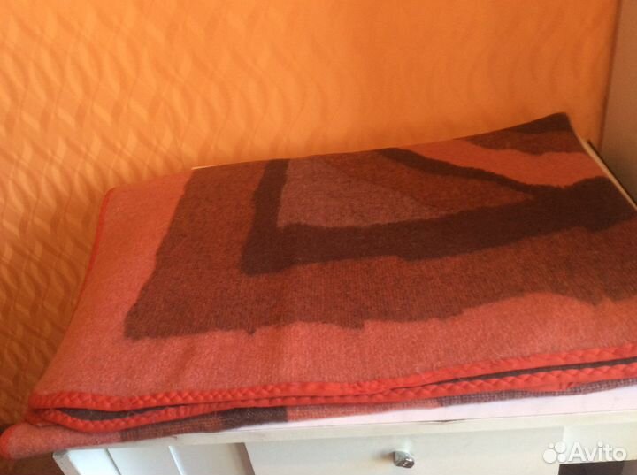 Одеяло шерстяное полуторное