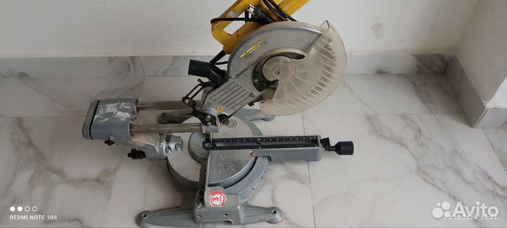 Торцовочная пила с протяжкой 255мм 1800w бу