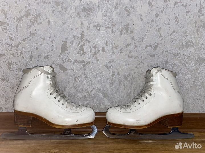 Коньки фигурные Axel