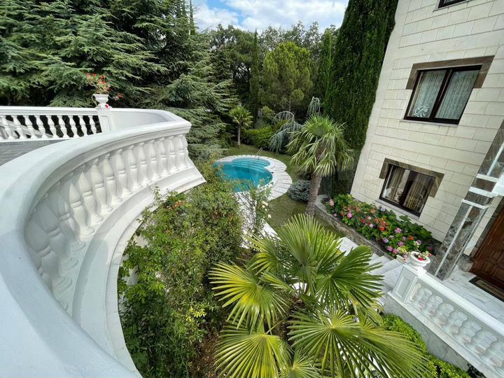 Дом 270 м² на участке 40 сот.