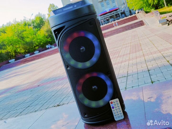 Огромная портативная колонка