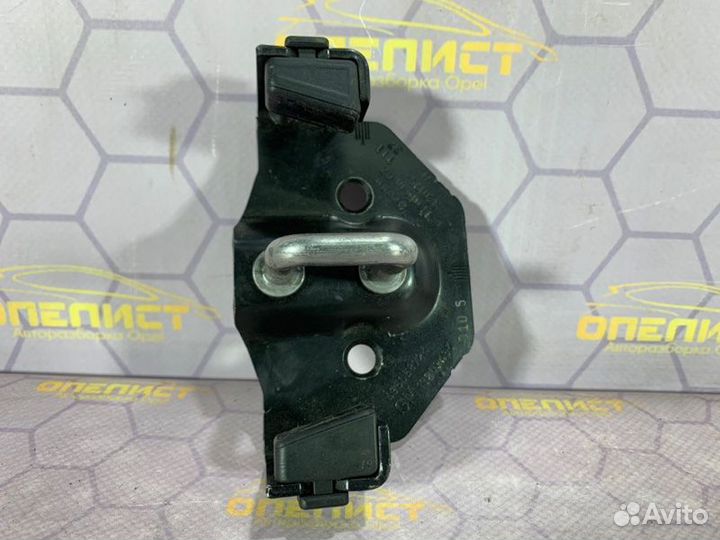 Боёк замка задний Opel Astra H 2005