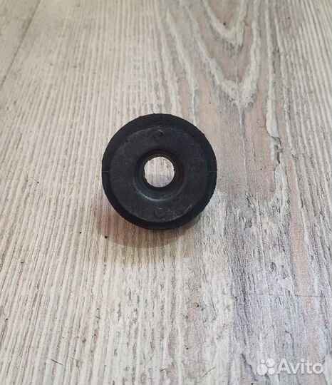 Кронштейн крепление Опора радиатора Kia RIO 3 Лев