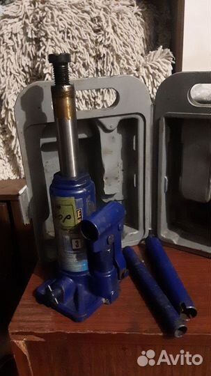 Домкрат гидравлический бутылочный