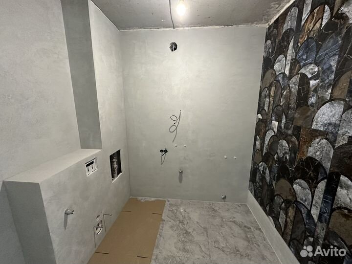 Нанесение микро цемента в ванной комнате