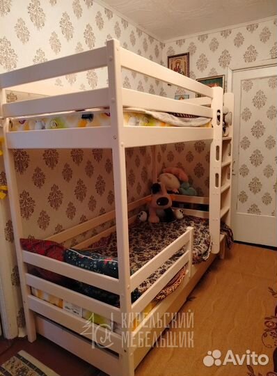 Кровать двухъярусная