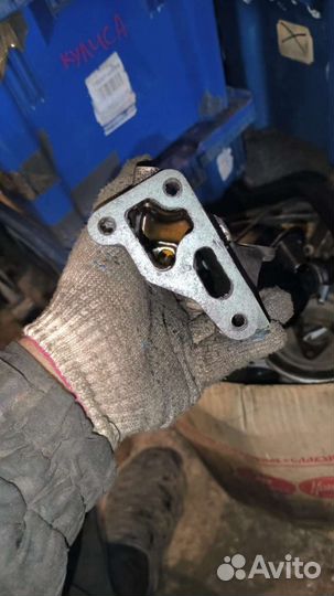 Кронштейн масляного фильтра Audi 80b3 026115417