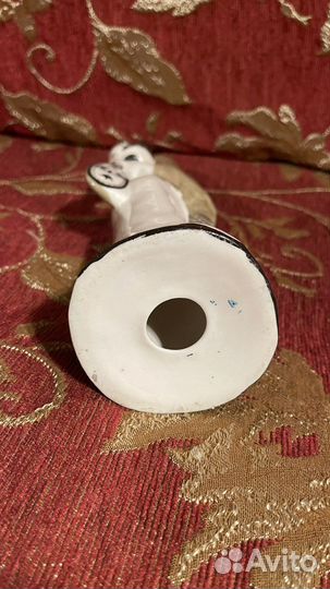 Девушка с кувшином