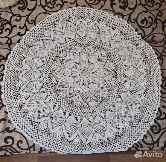Скатерть круглая или большая салфетка