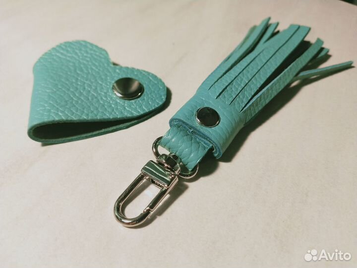 Брелок на карабине