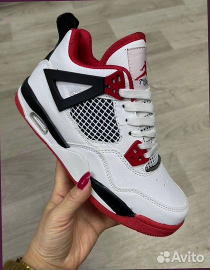 Jordan 4 fire red белые