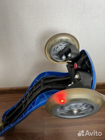 Самокат globber c 3-ми святящими колесами