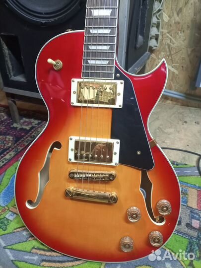 Электрогитара caraya в отличном состоянии