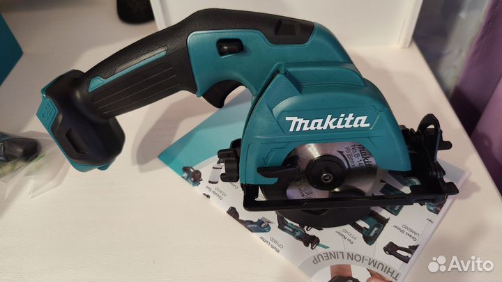 Аккумуляторная дисковая пила Makita HS301DZ, 12 В