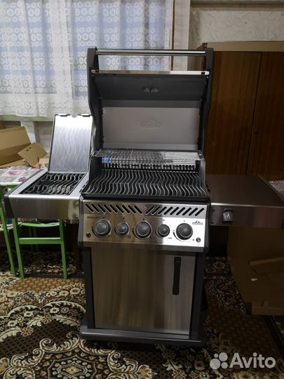 Газовый гриль Napoleon Rogue SE 425 нержа