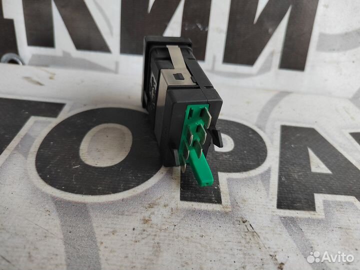 Кнопка подогрева сидений Volkswagen Passat B5