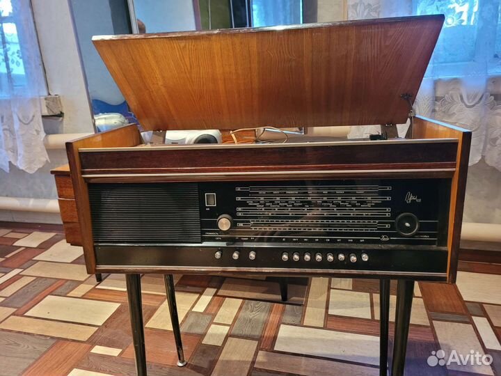 Радиола Урал 111