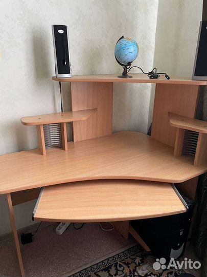 Компьютерный стол