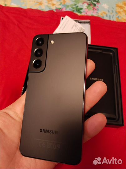 Samsung Galaxy S22, 8/256 ГБ