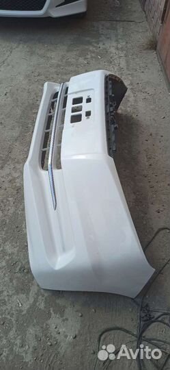 Бампер на honda stepwgn